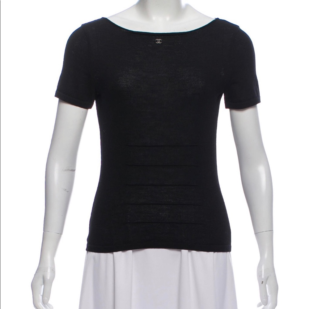 Chanel logo t shirt